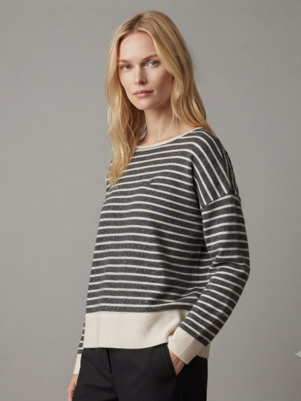 Zara Women’s Gray & White Crewneck Pullover Striped Slouchy Sweater Size Medium